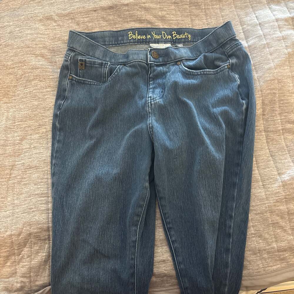 Belle by Kim Gravel Flexibelle Forward Seam Straight Jeans on QVC - YouTube